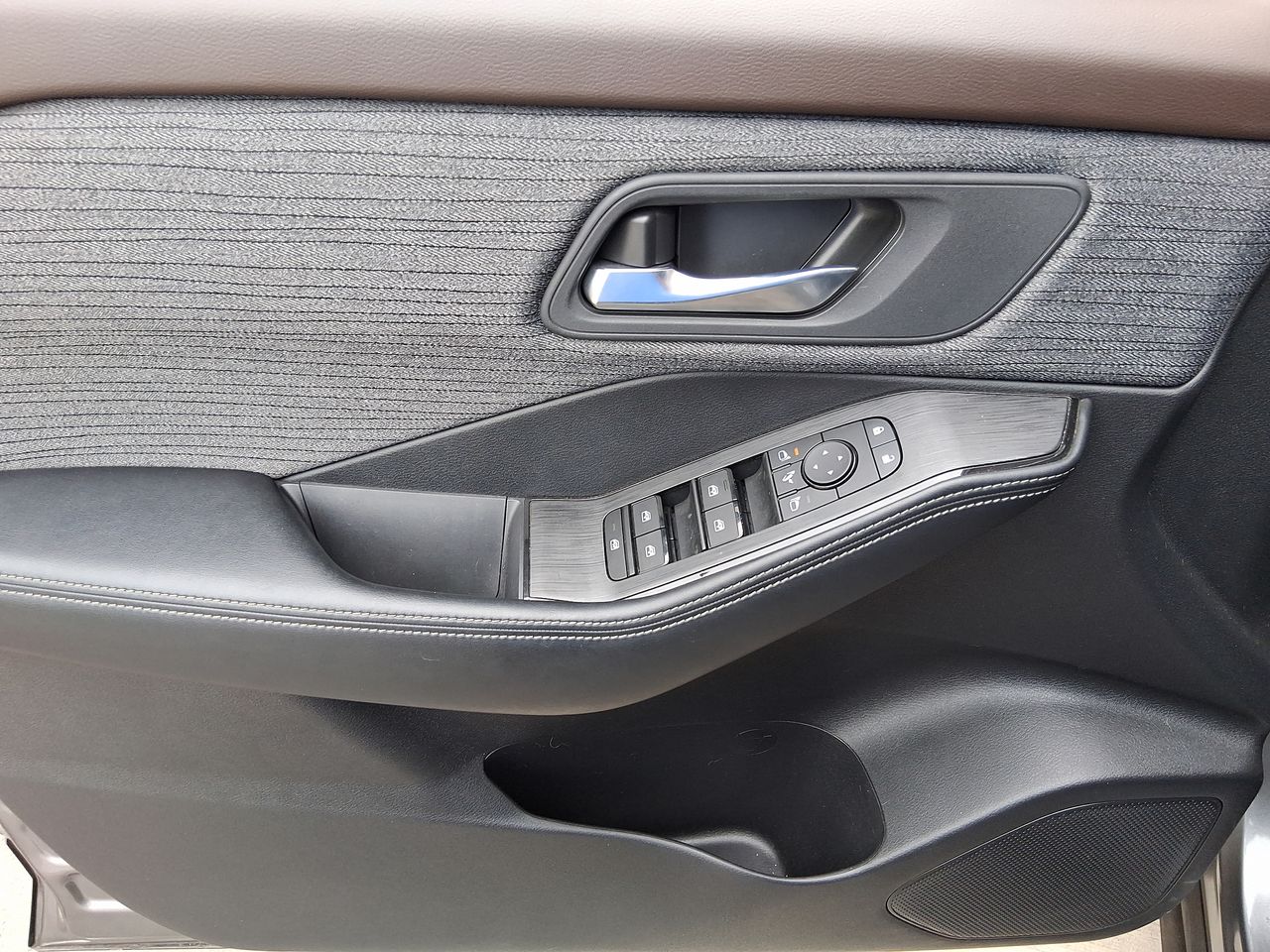 NISSAN - 17