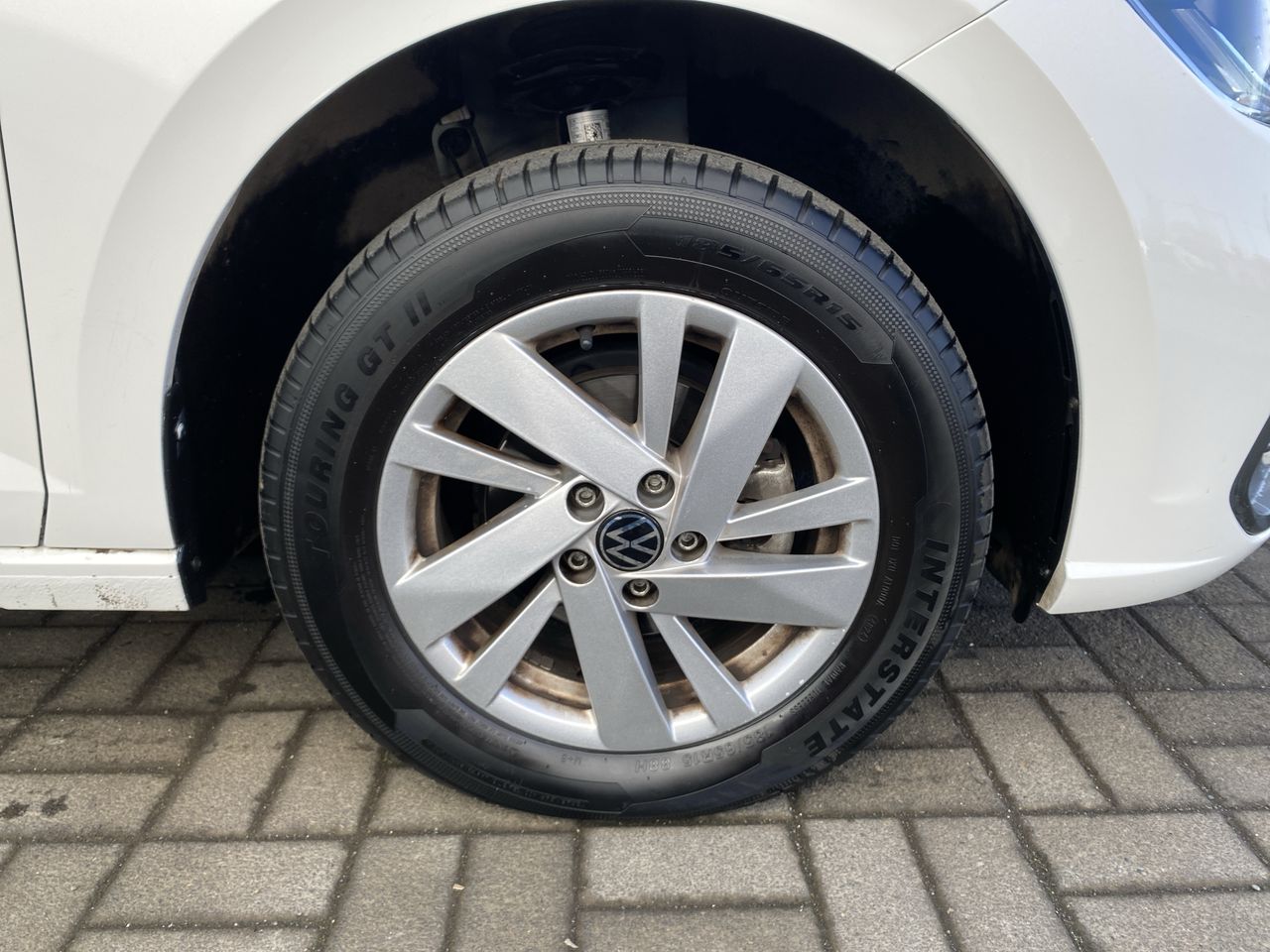 VOLKSWAGEN - 9