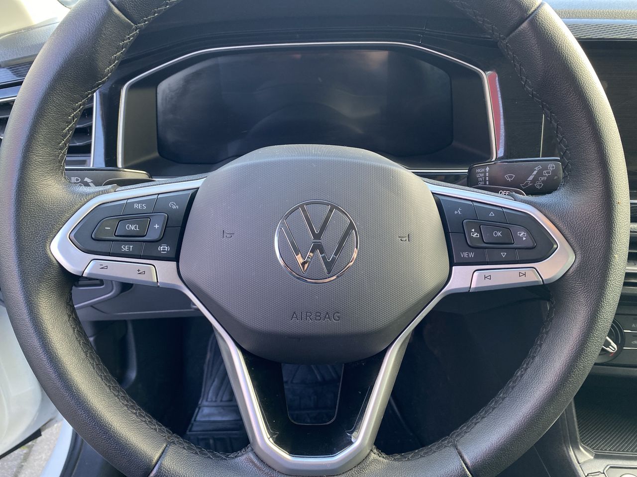 VOLKSWAGEN - 18