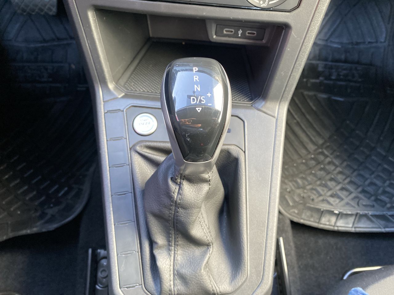 VOLKSWAGEN - 22