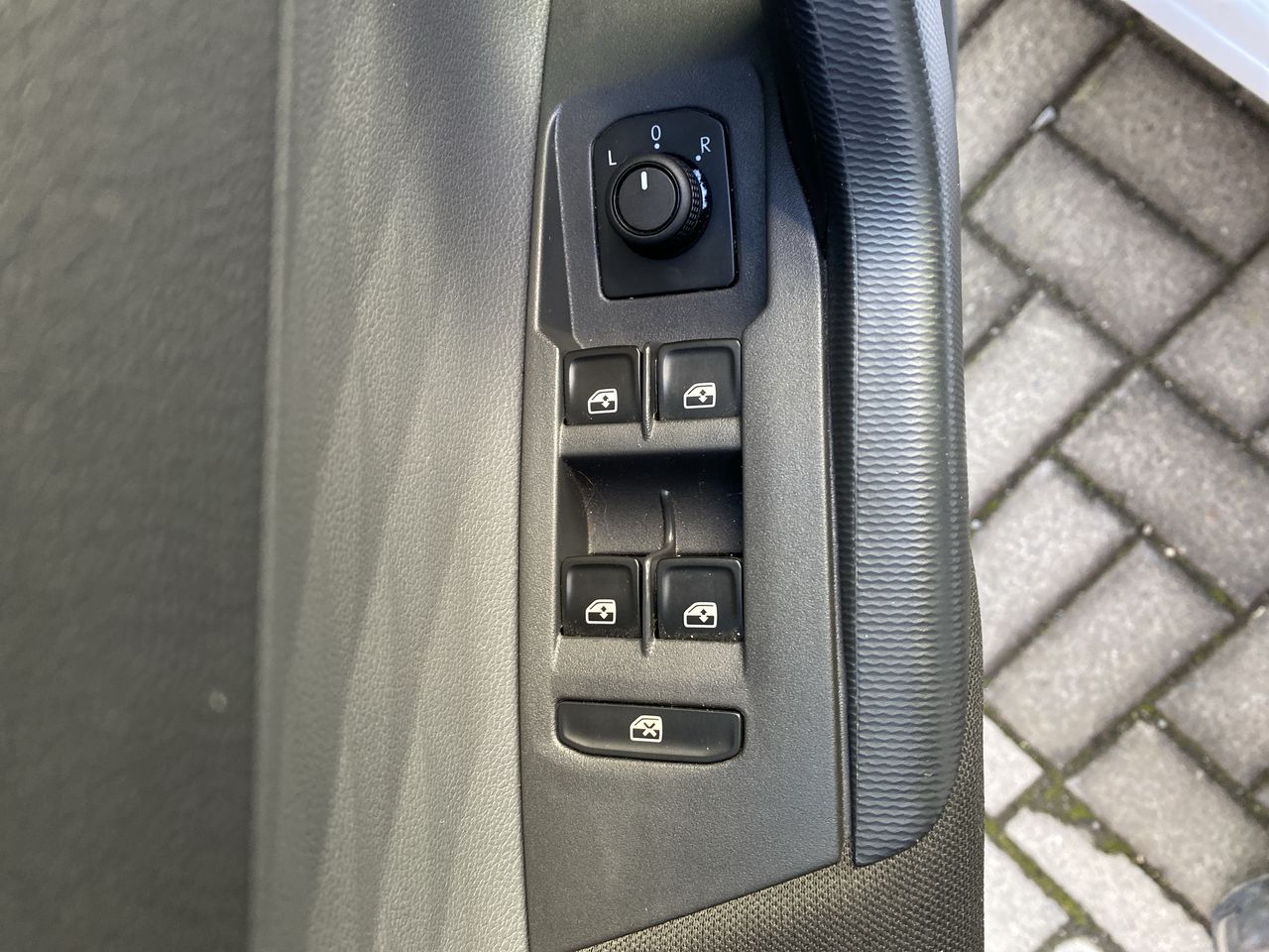 VOLKSWAGEN - 14