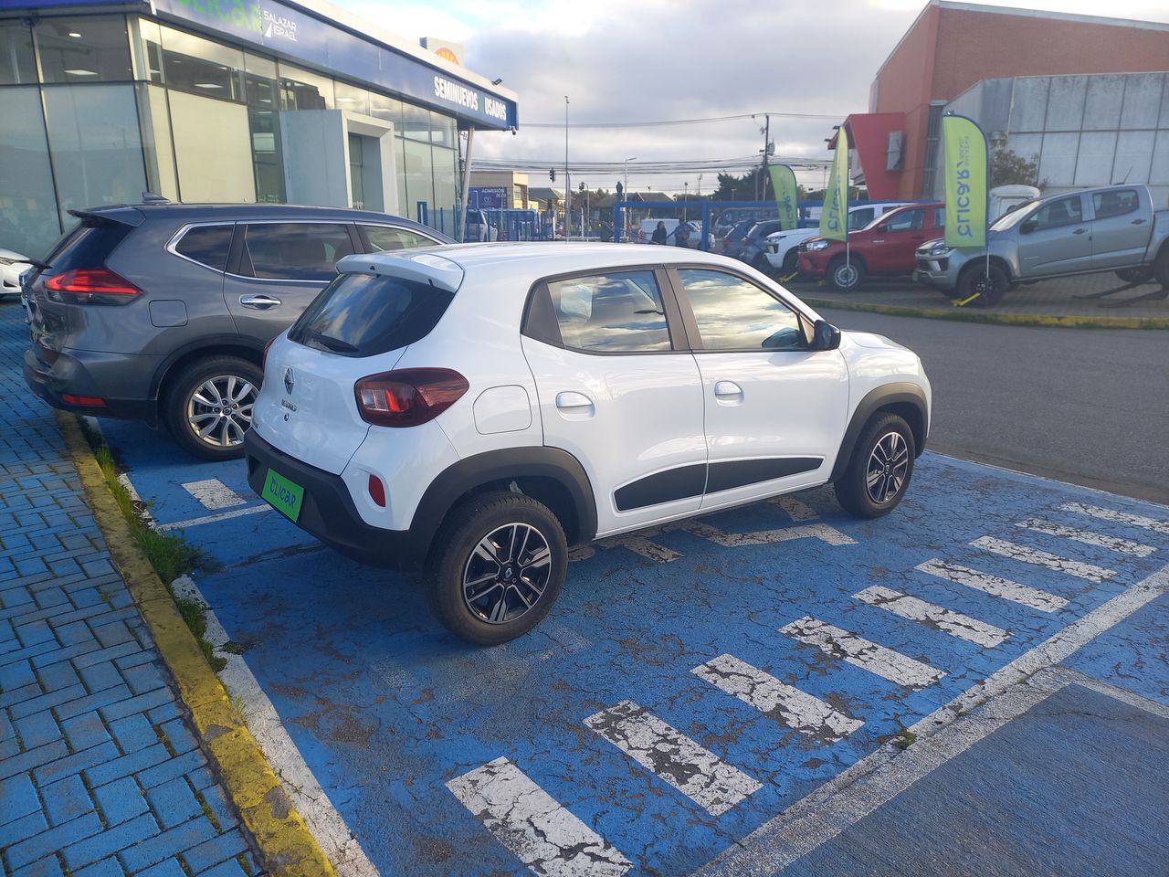 RENAULT - 7