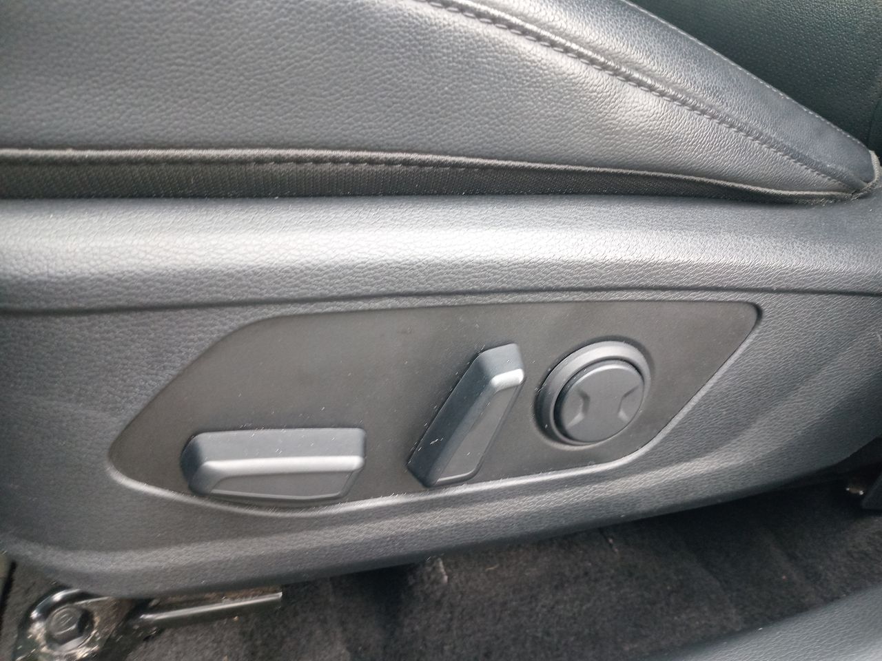 Maxus T90 — foto 22 de 35
