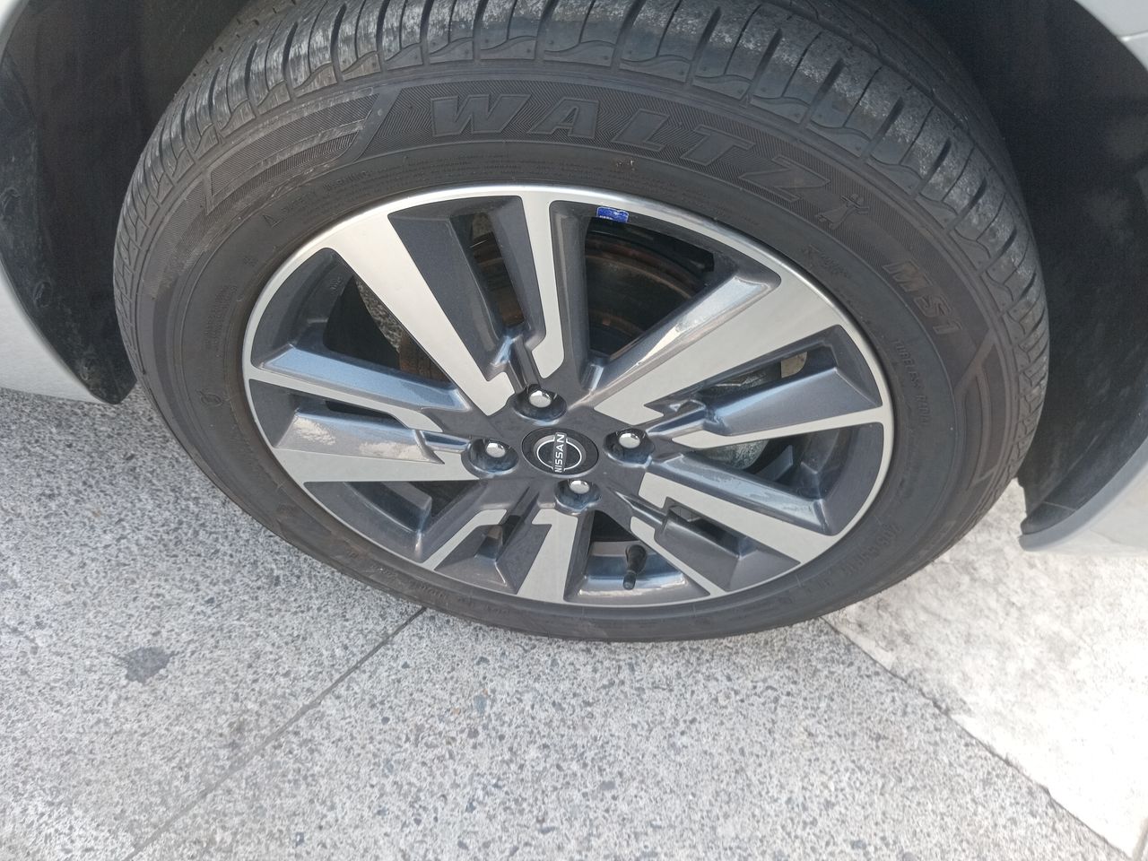 NISSAN - 17