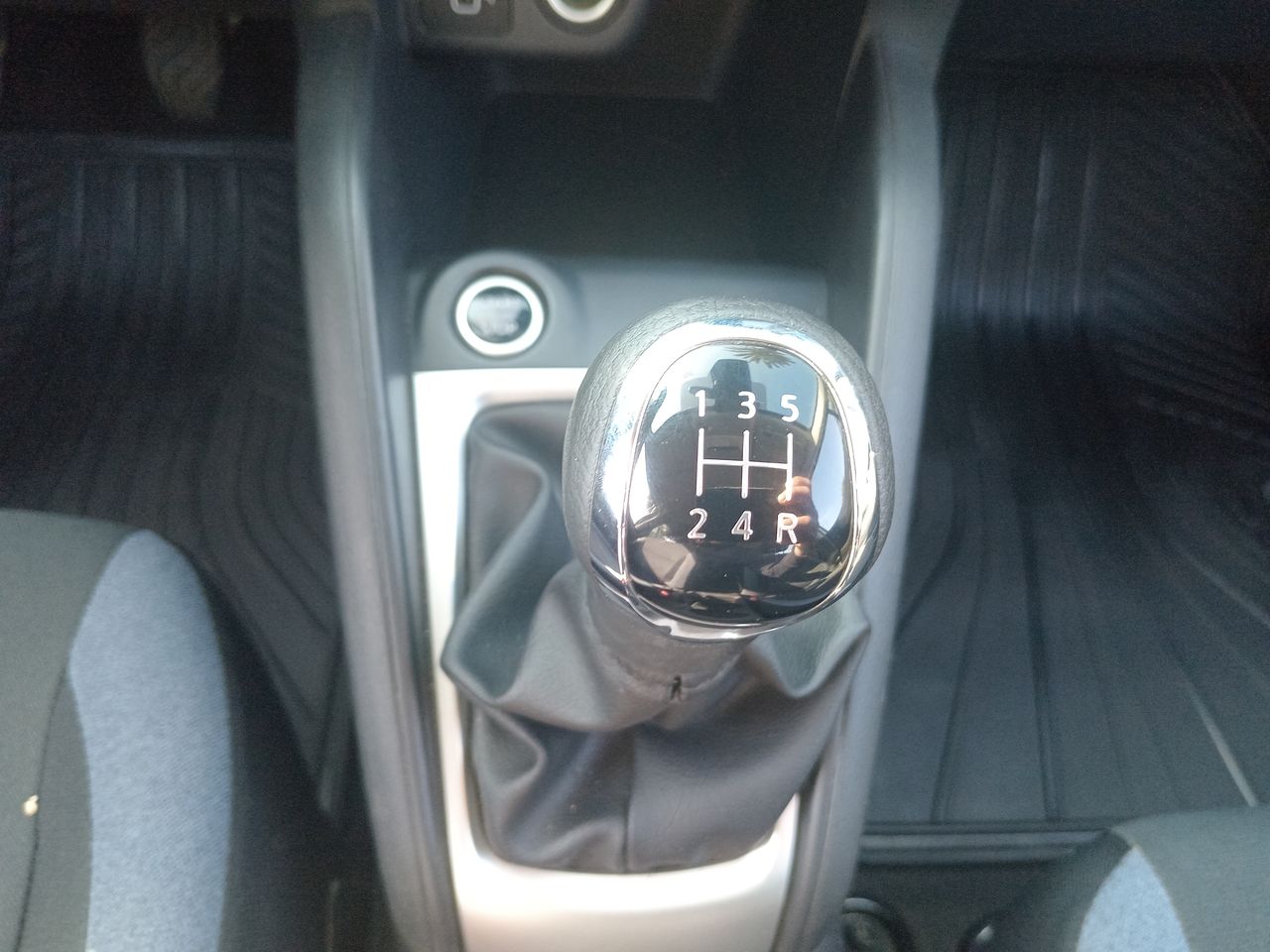 NISSAN - 32
