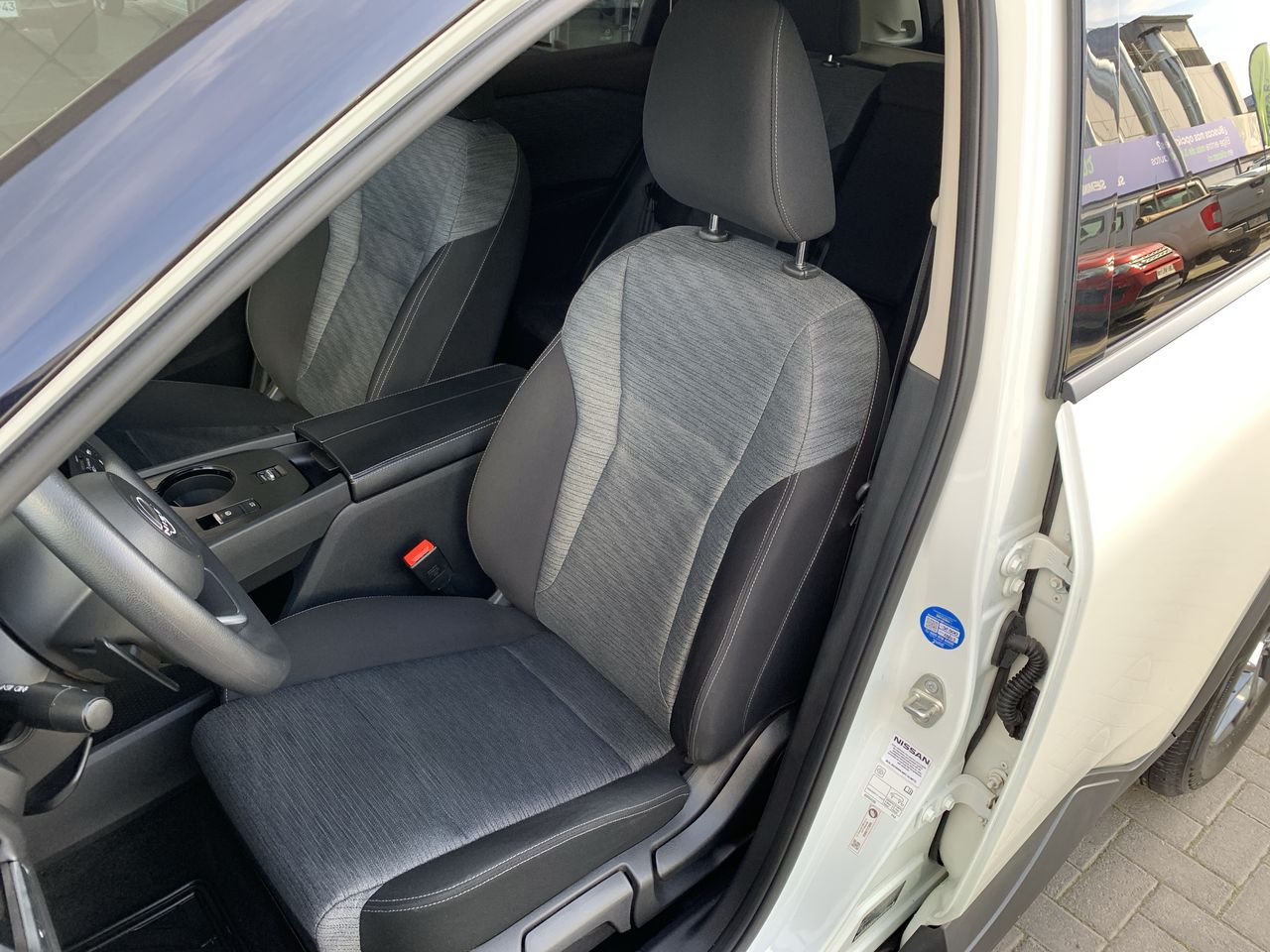 NISSAN - 15