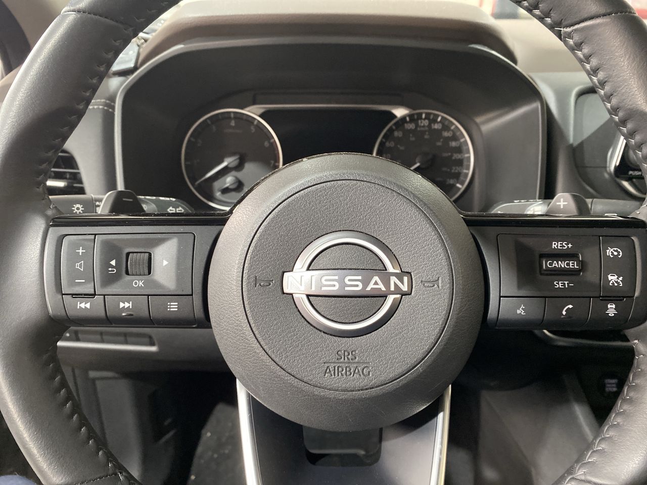NISSAN - 26