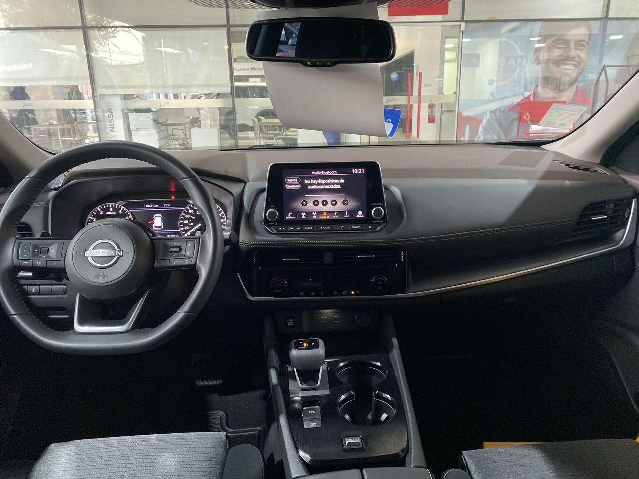 NISSAN - 32
