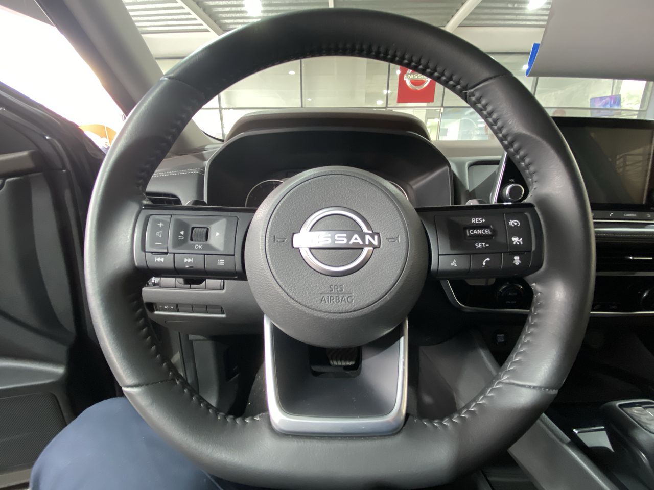 NISSAN - 25