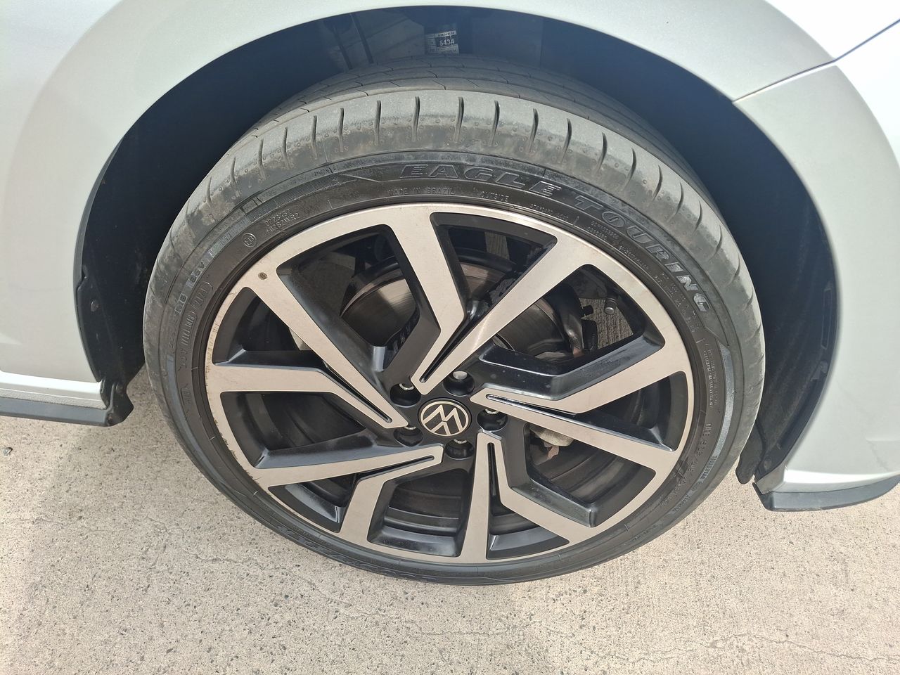 VOLKSWAGEN - 17