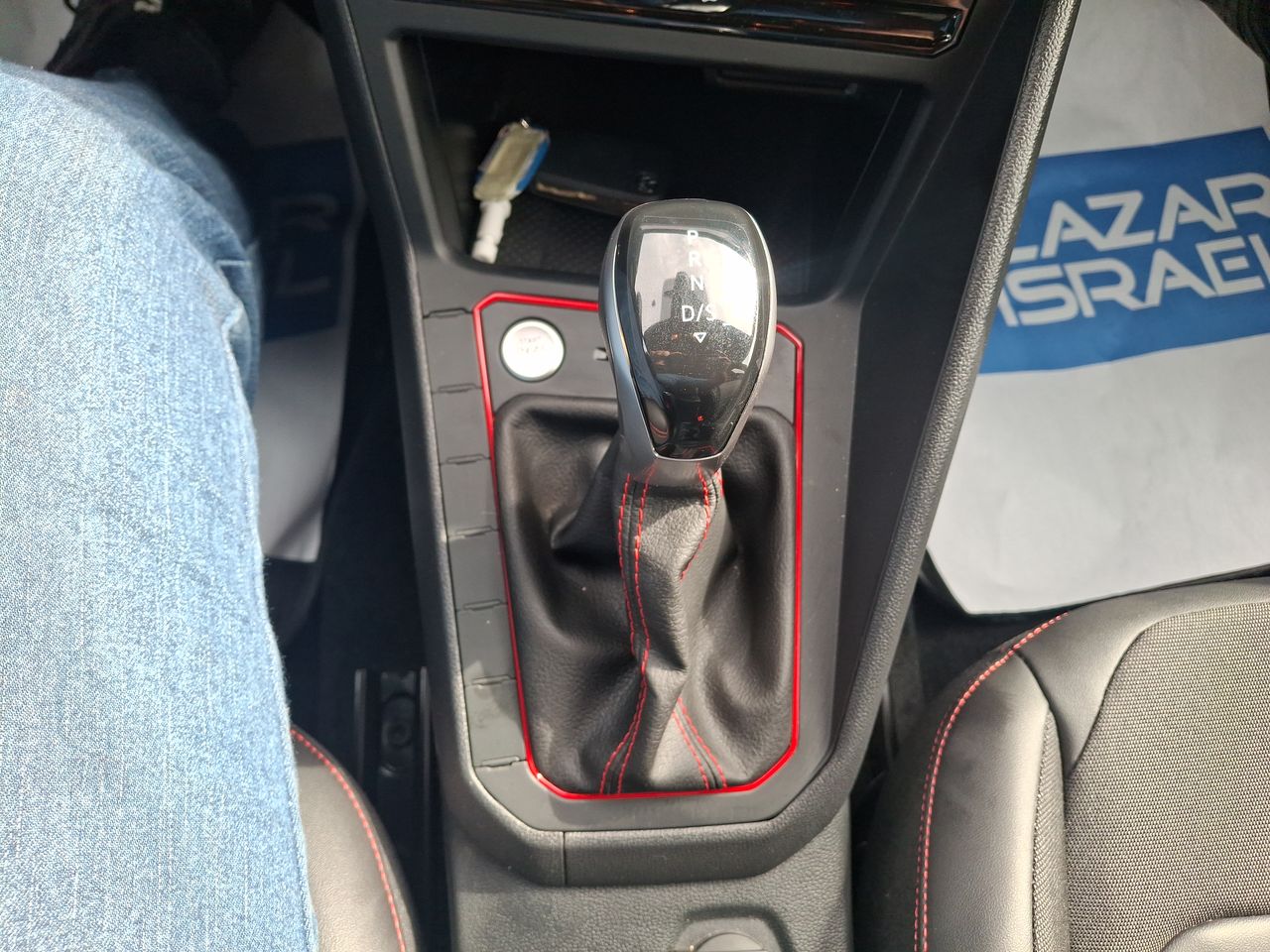 VOLKSWAGEN - 28