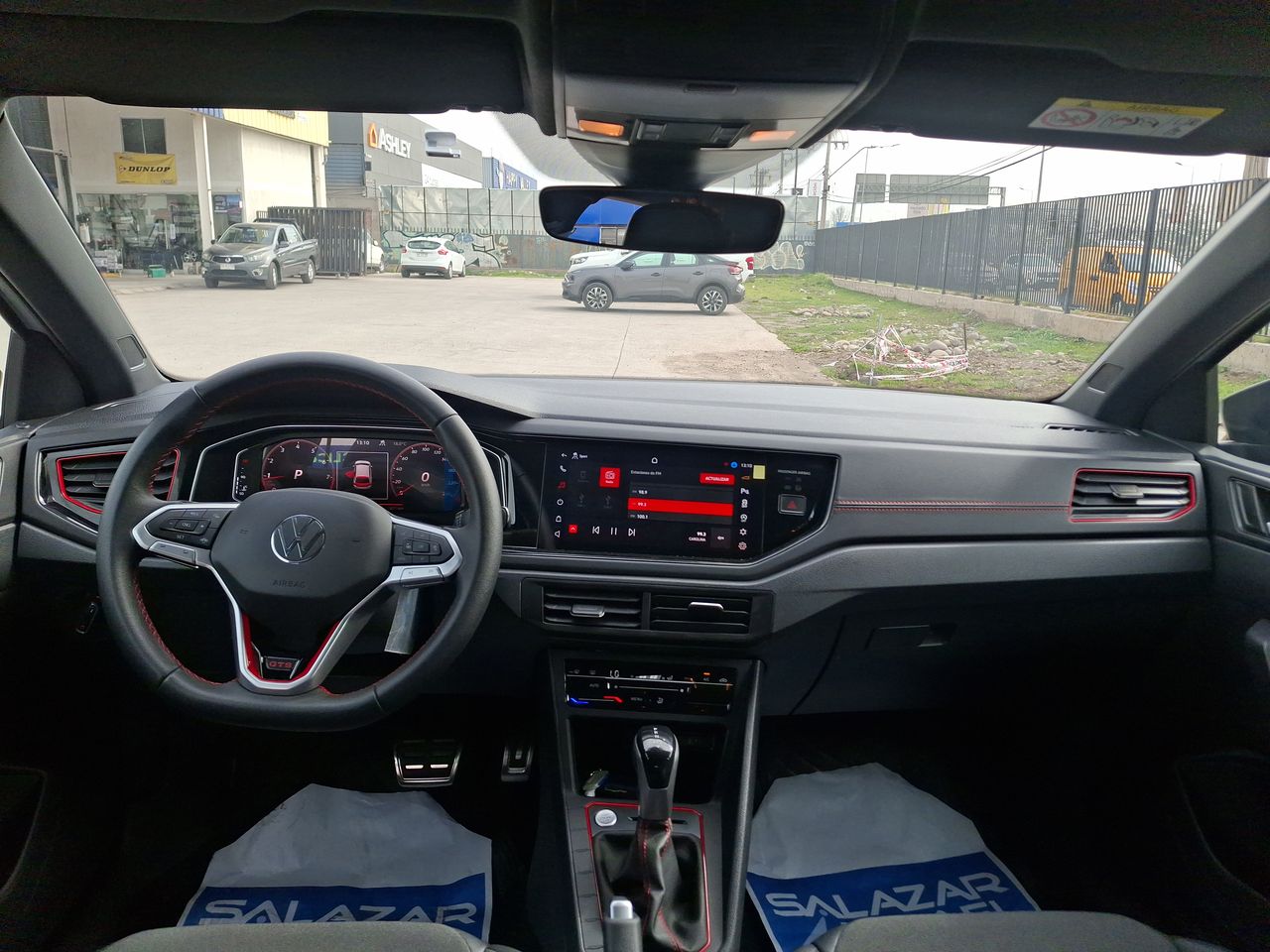 VOLKSWAGEN - 29
