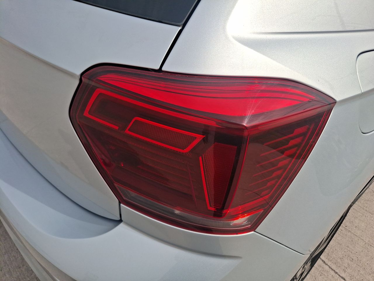 VOLKSWAGEN - 20