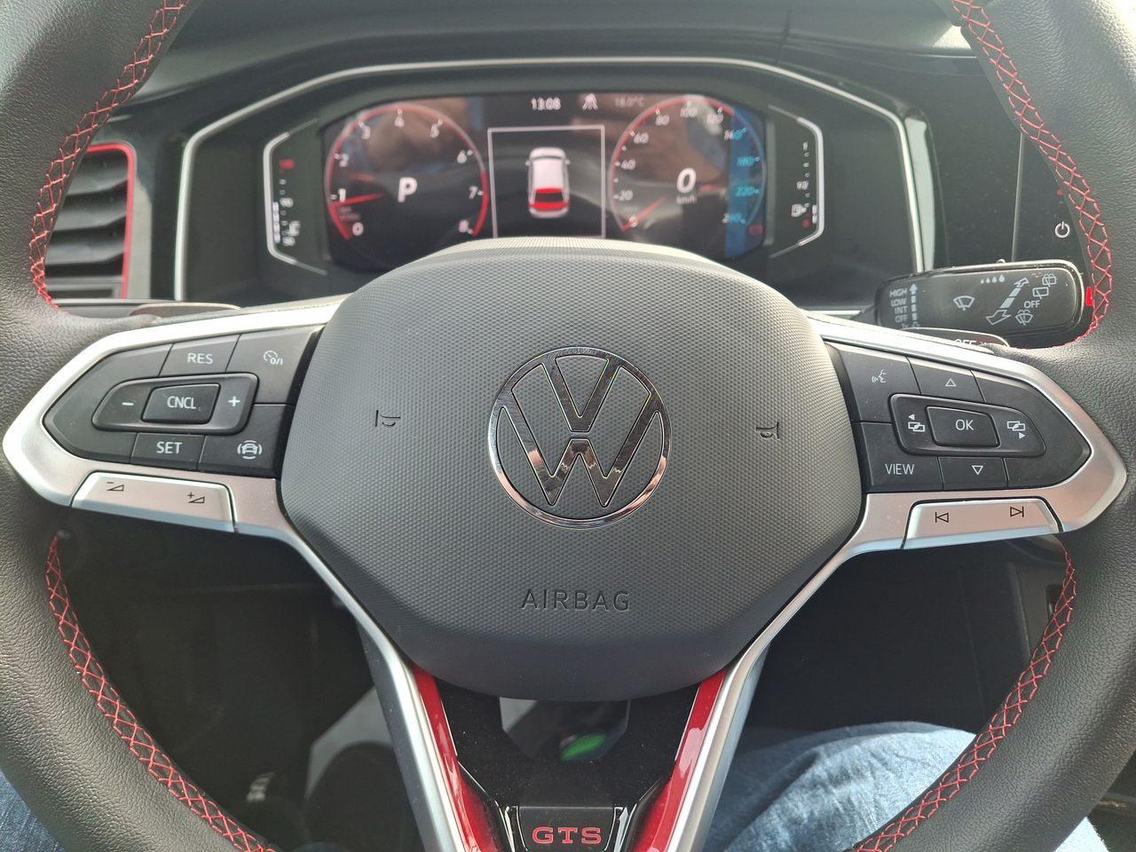 VOLKSWAGEN - 24