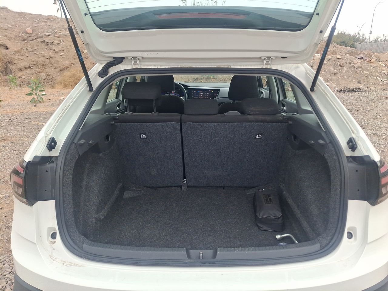 VOLKSWAGEN - 12