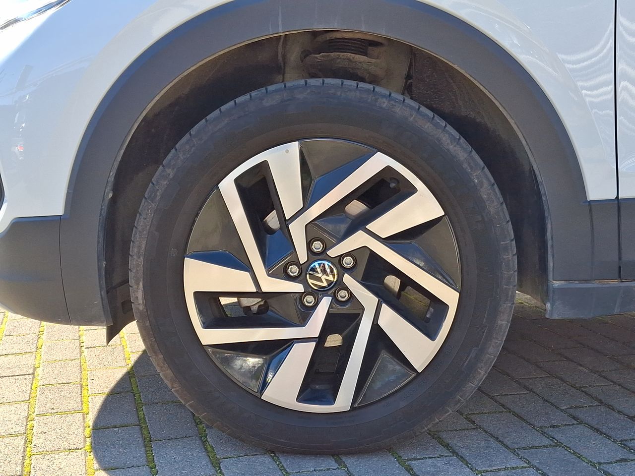 VOLKSWAGEN - 17