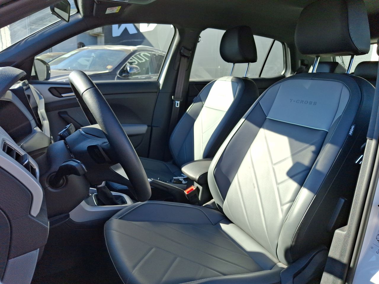 VOLKSWAGEN - 24