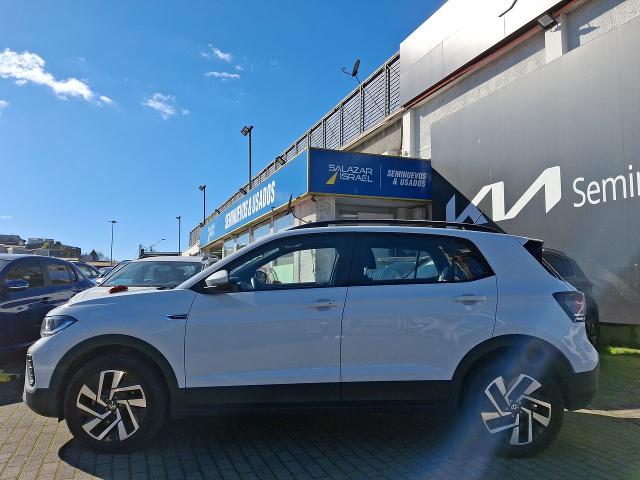 VOLKSWAGEN - 4