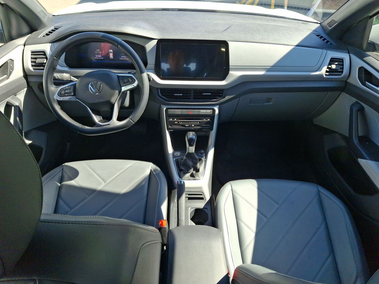 VOLKSWAGEN - 32