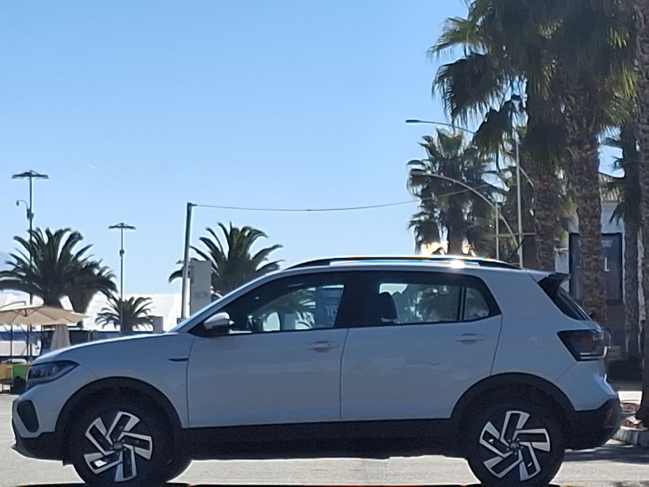 VOLKSWAGEN - 4