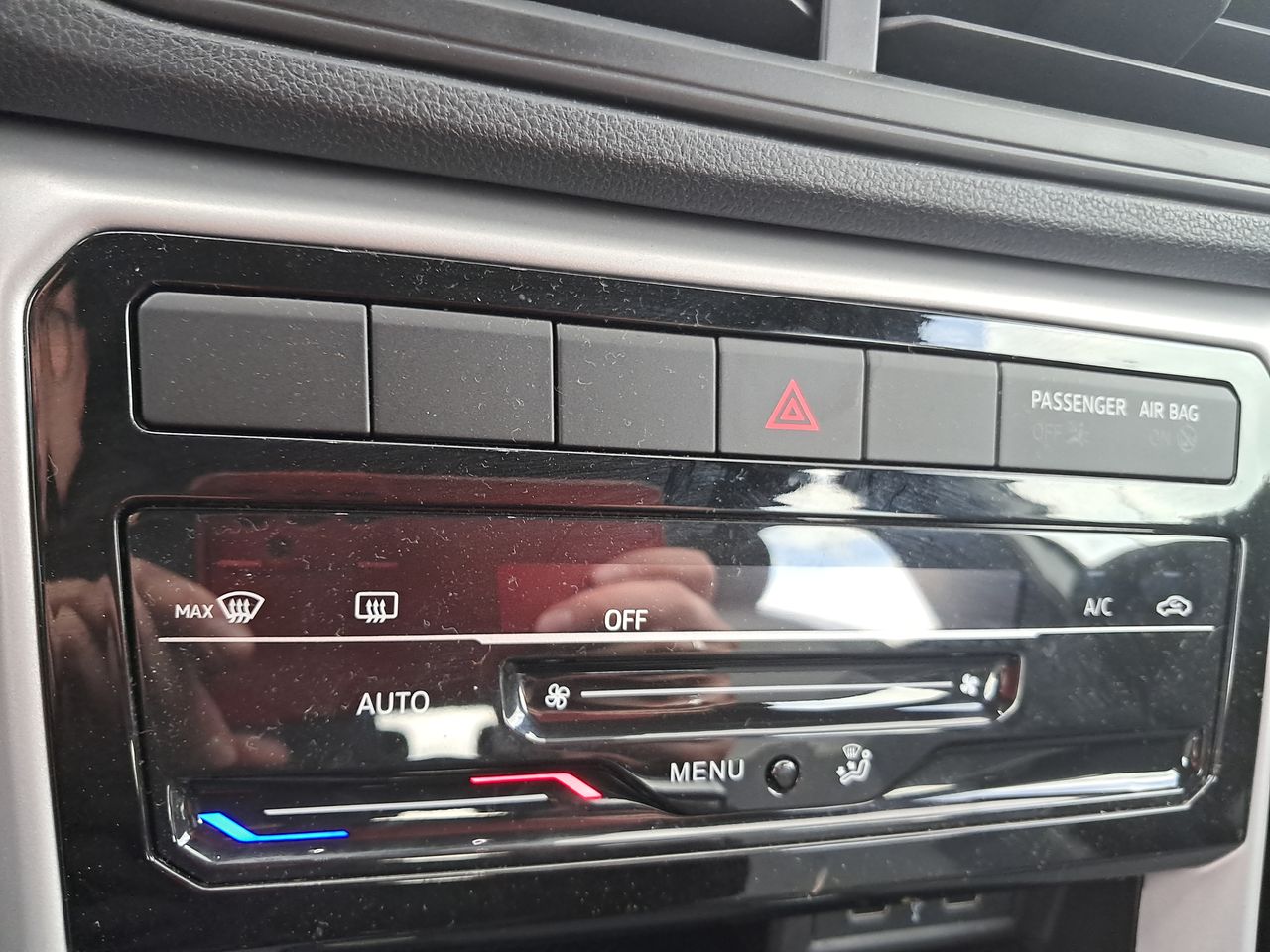 VOLKSWAGEN - 29