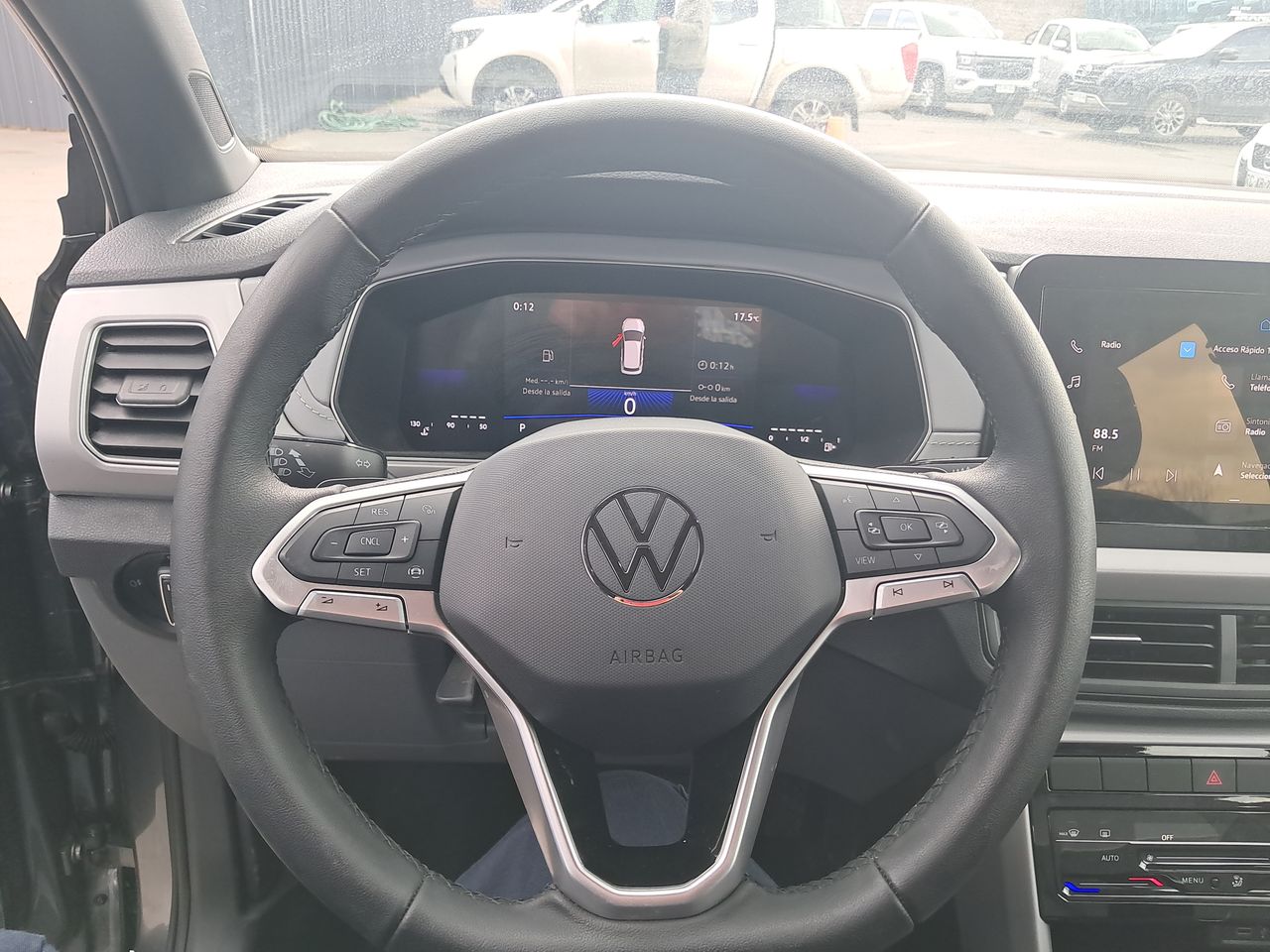 VOLKSWAGEN - 24