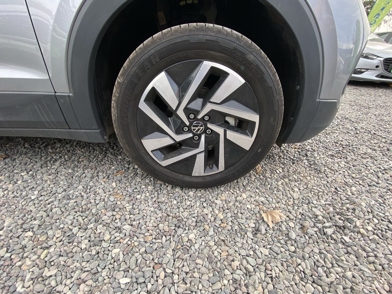VOLKSWAGEN - 17
