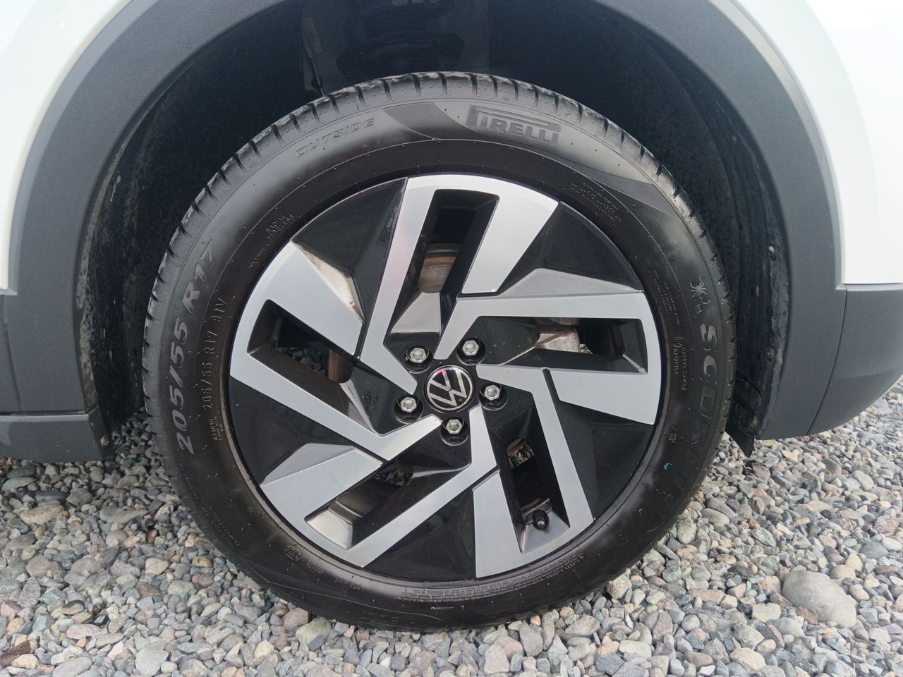 VOLKSWAGEN - 17