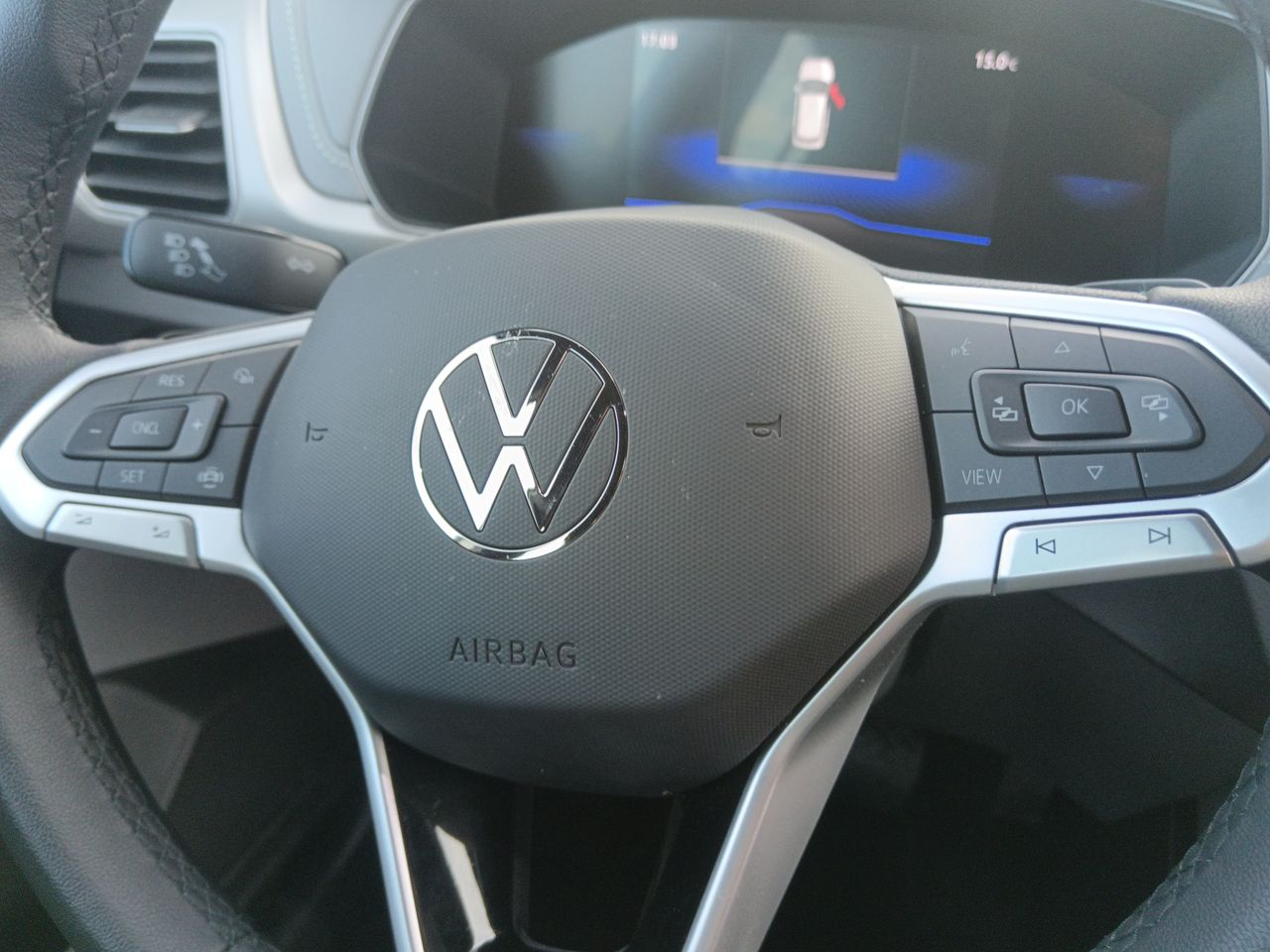 VOLKSWAGEN - 25