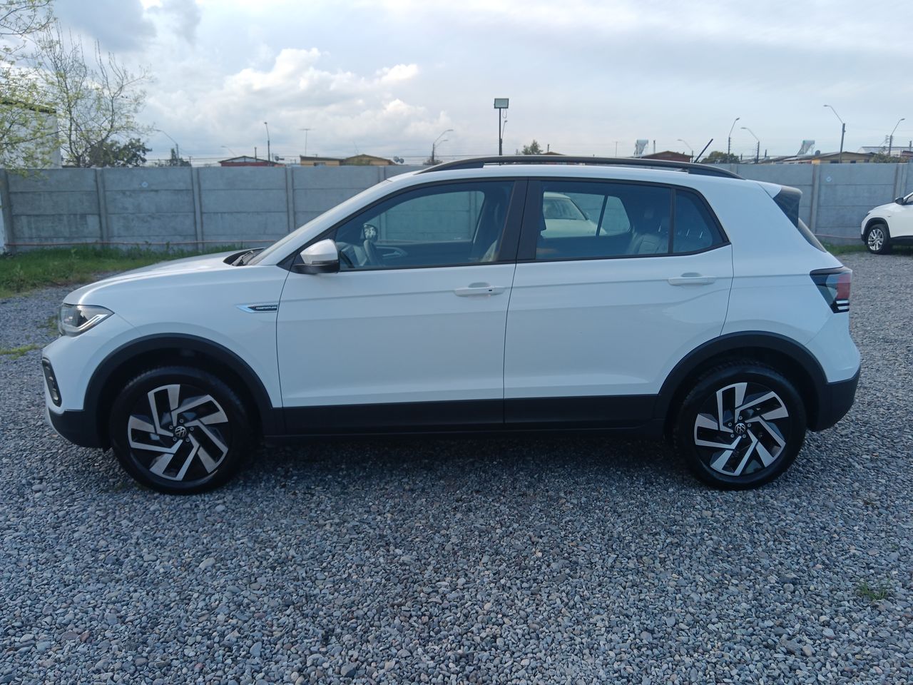 VOLKSWAGEN - 4