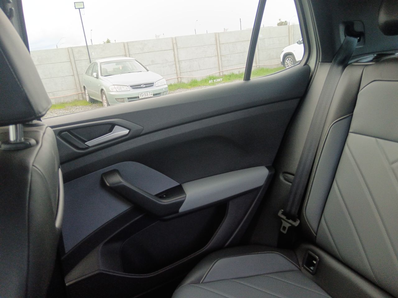 VOLKSWAGEN - 12