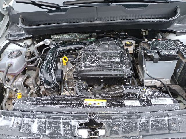 VOLKSWAGEN - 17