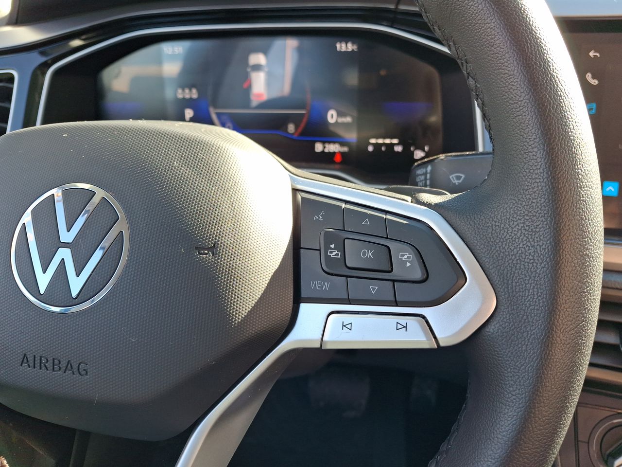 VOLKSWAGEN - 26