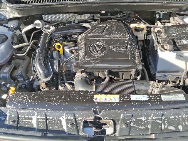 VOLKSWAGEN - 17