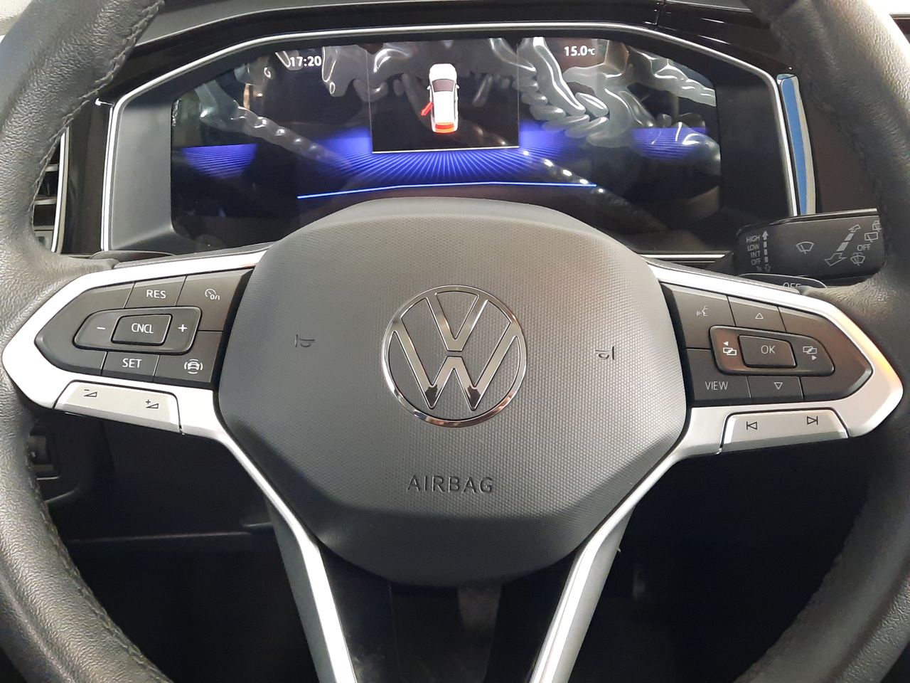VOLKSWAGEN - 26