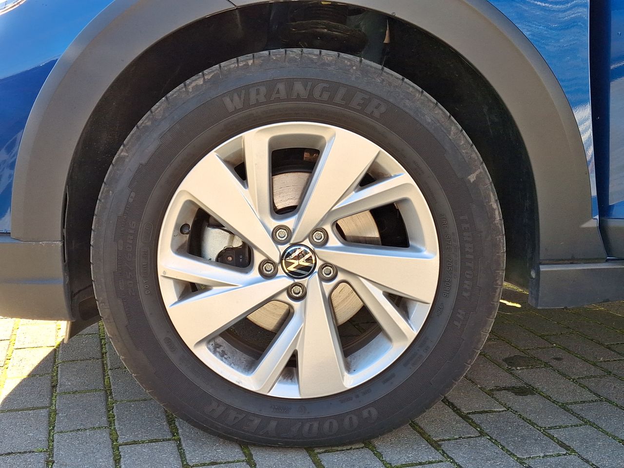 VOLKSWAGEN - 17