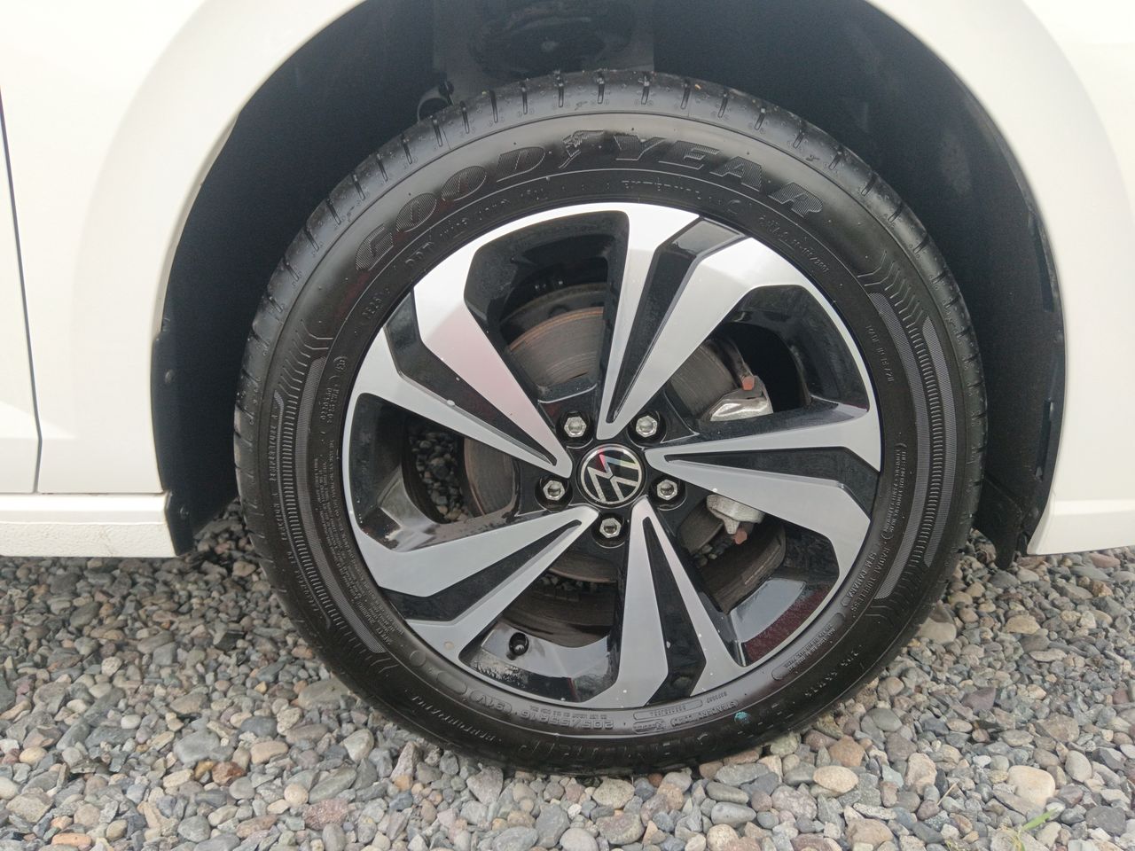 VOLKSWAGEN - 17