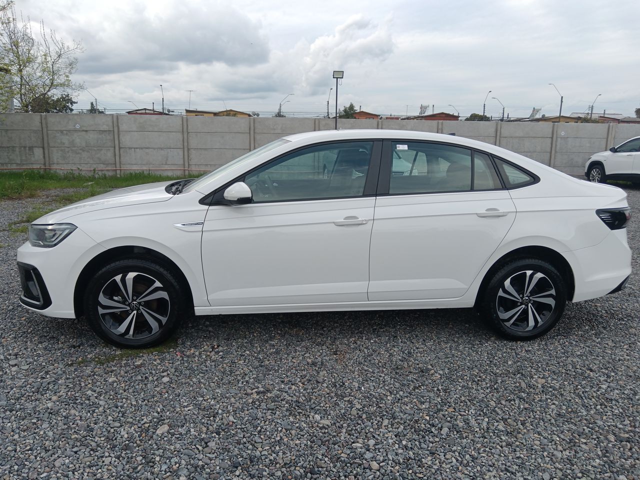 VOLKSWAGEN - 4