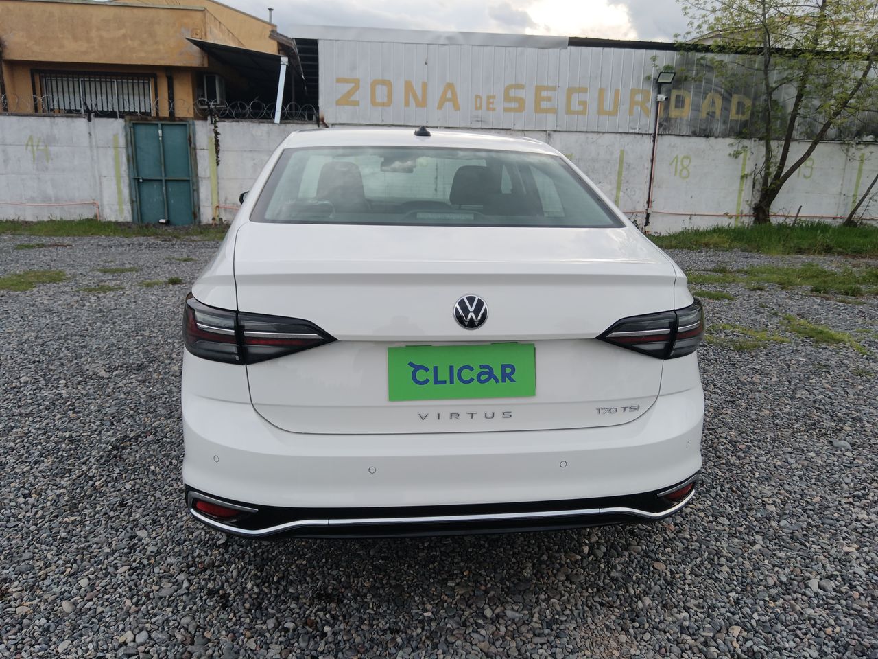 VOLKSWAGEN - 6