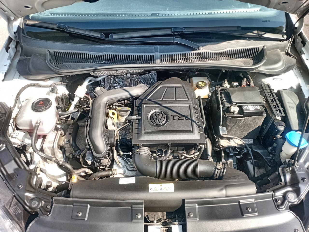 VOLKSWAGEN - 16