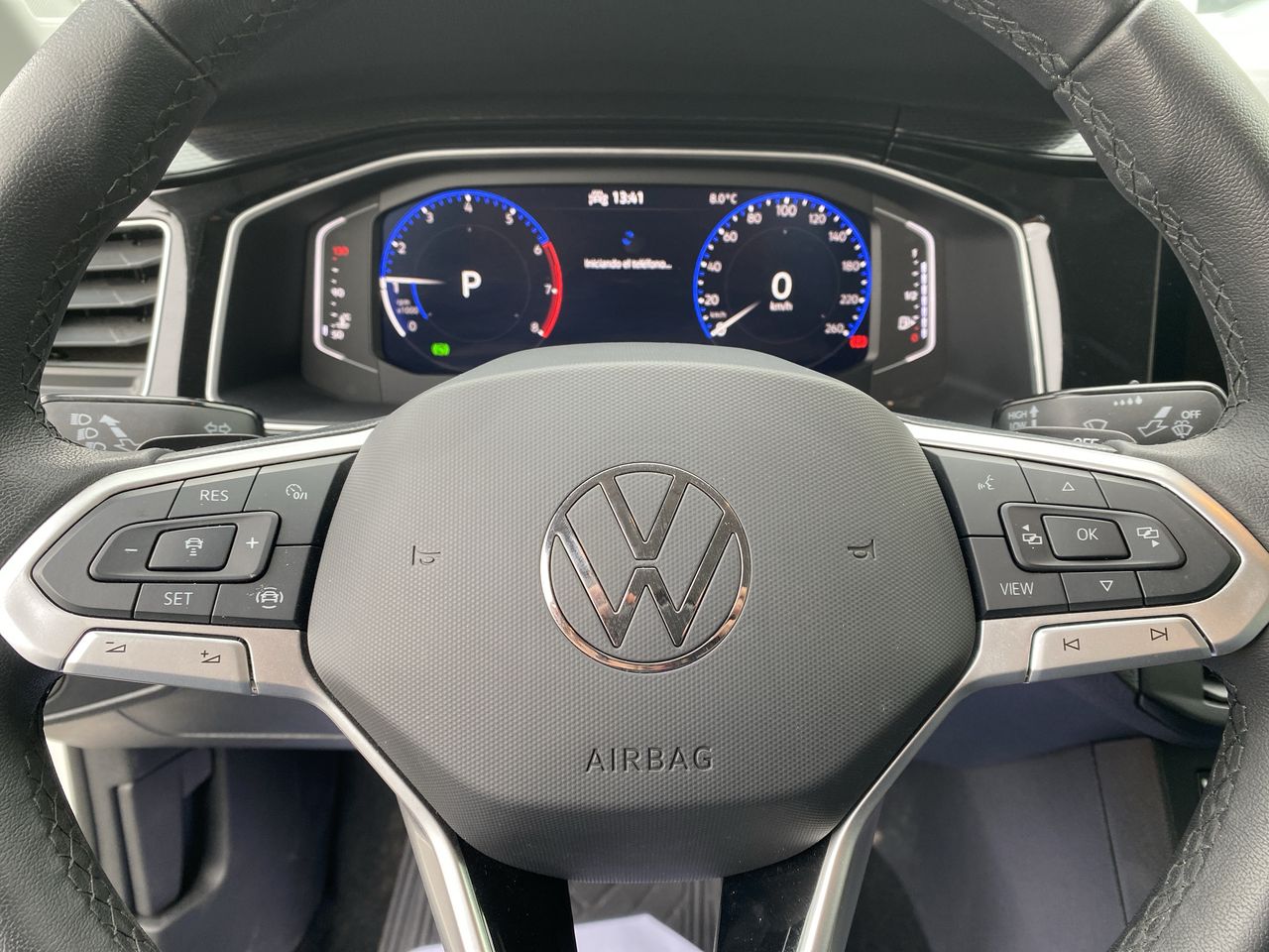 VOLKSWAGEN - 25