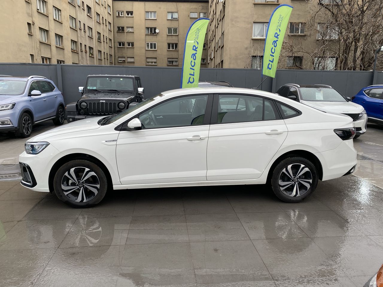 VOLKSWAGEN - 4