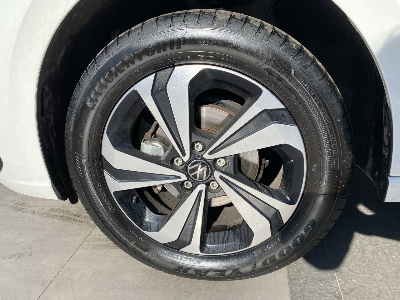 VOLKSWAGEN - 17