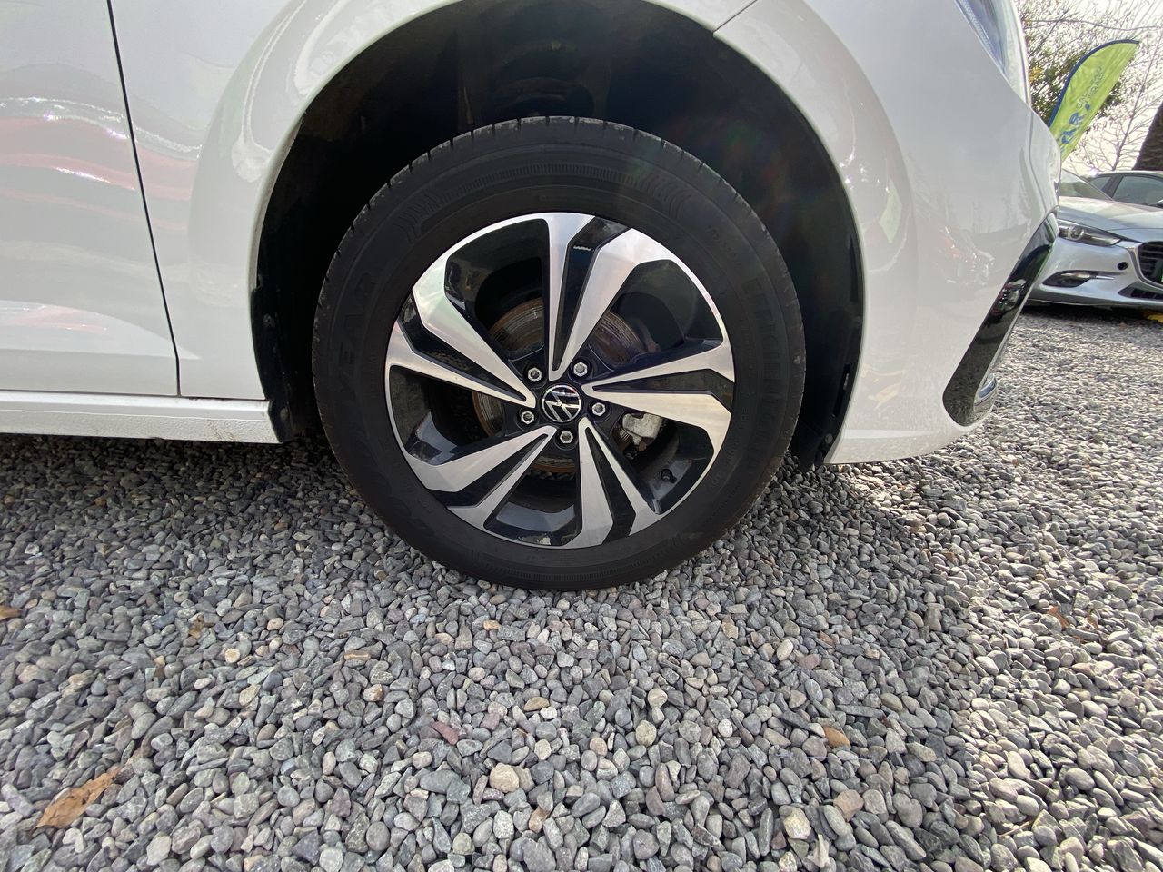 VOLKSWAGEN - 17