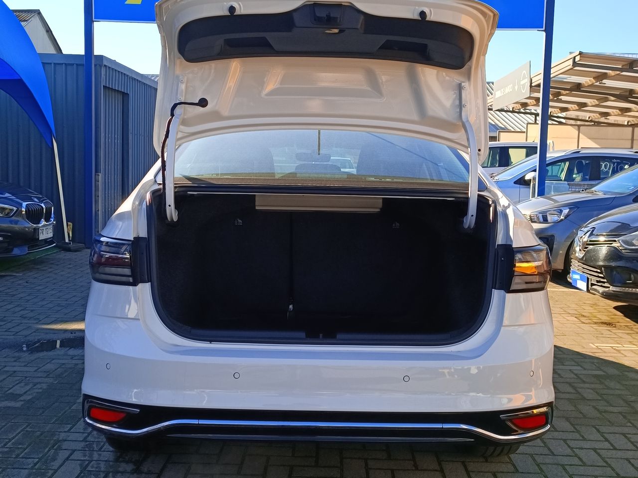 VOLKSWAGEN - 19