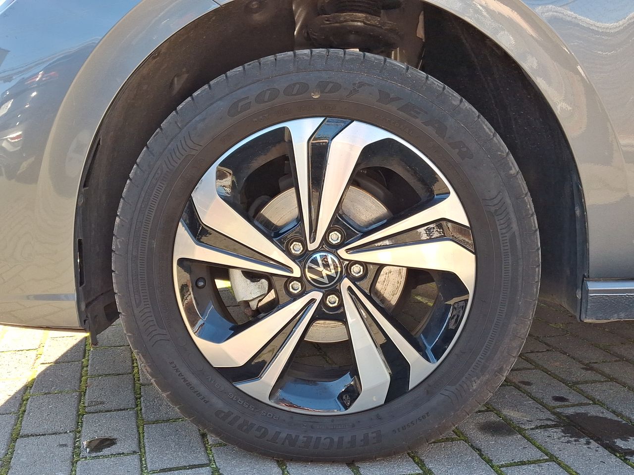 VOLKSWAGEN - 17
