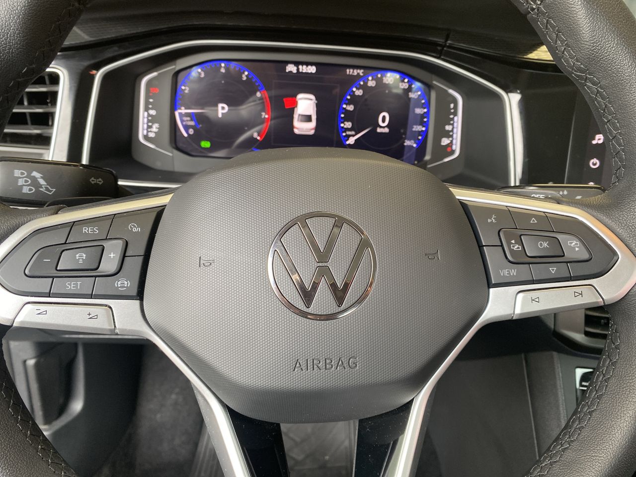VOLKSWAGEN - 26