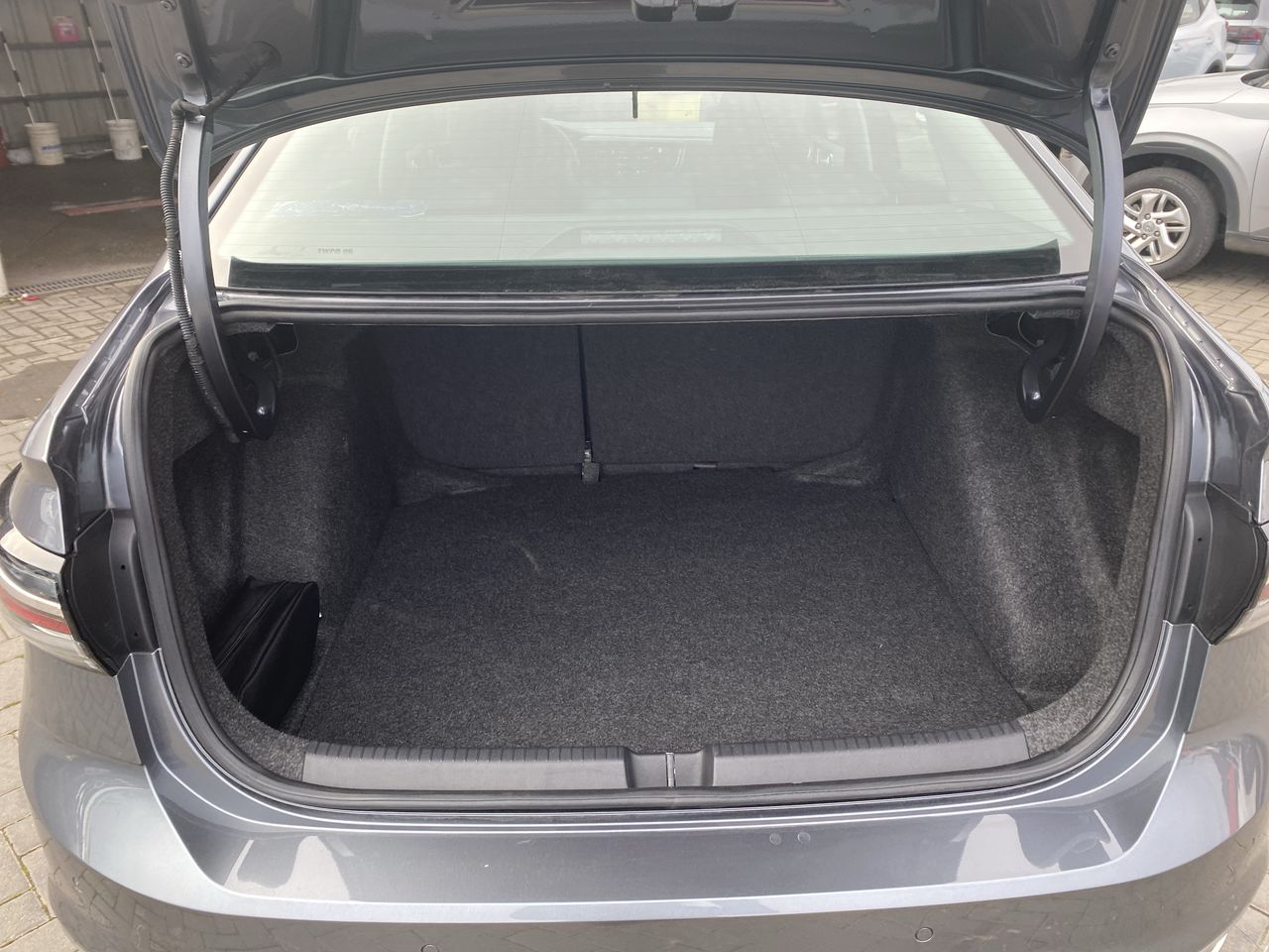VOLKSWAGEN - 21