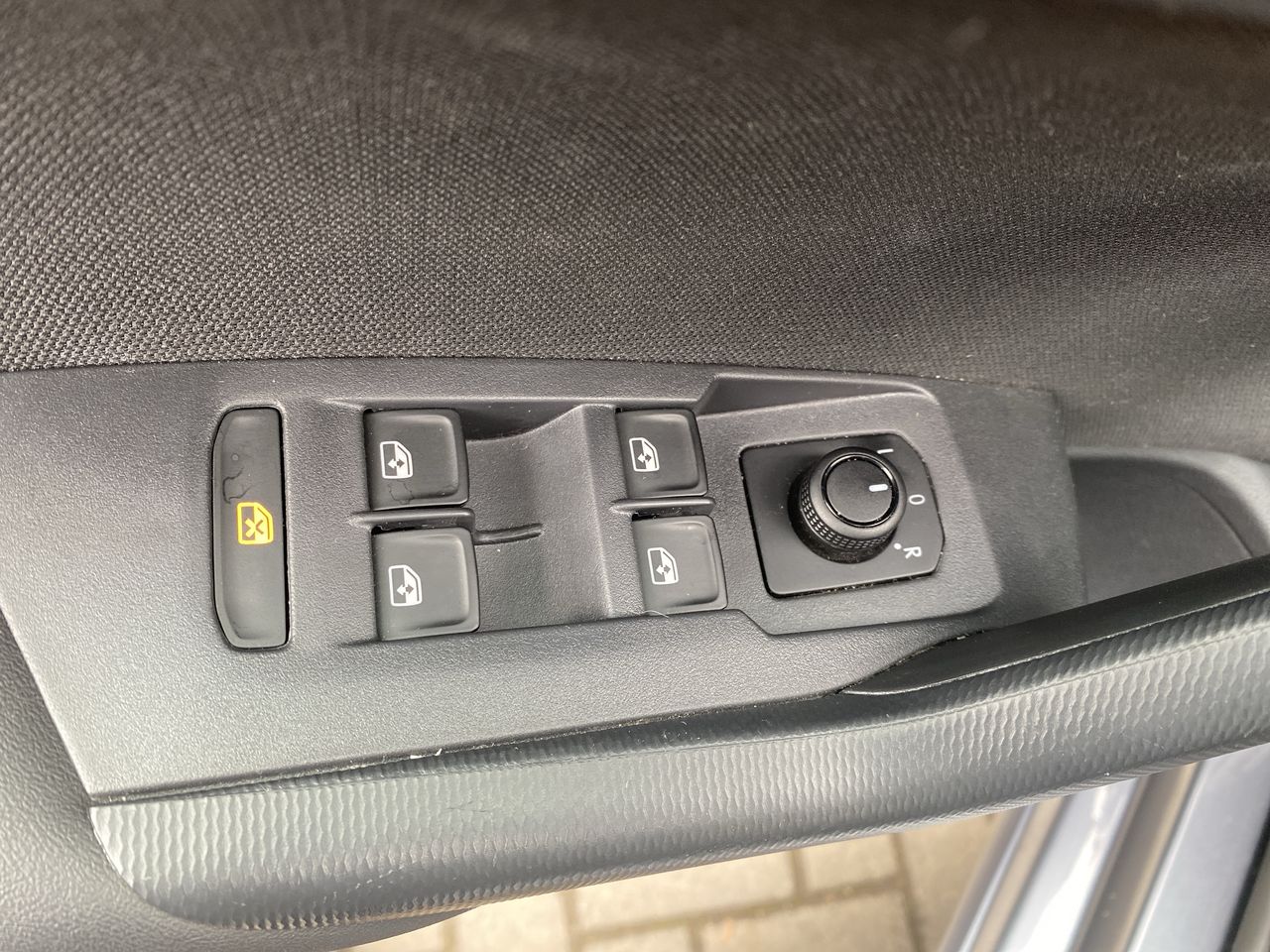 VOLKSWAGEN - 22