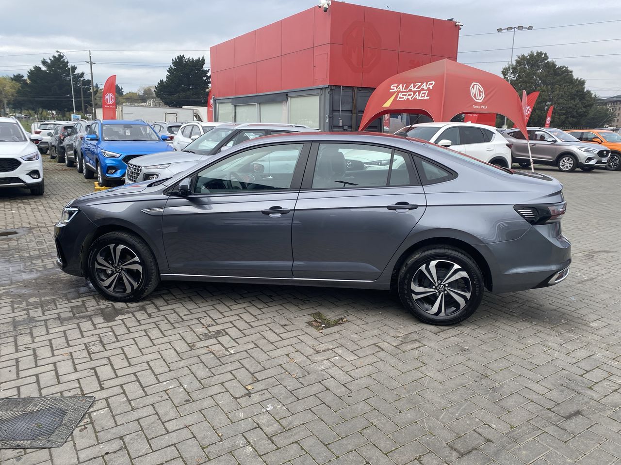 VOLKSWAGEN - 8